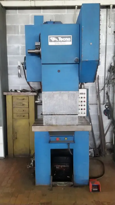 Pressa Tecno a incastellatura