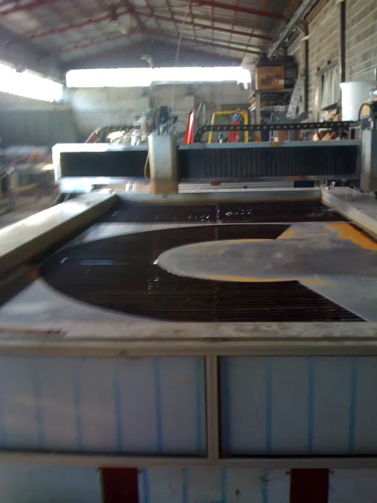 Disco tagliato al waterjet