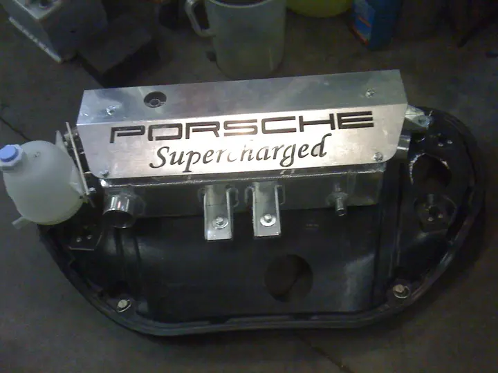 Lettere PORSCHE traforate