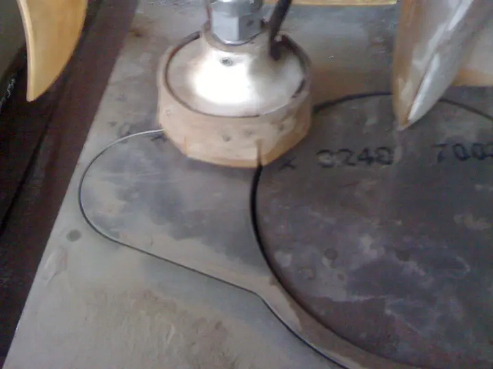 Disco con codolo su lastra spessa