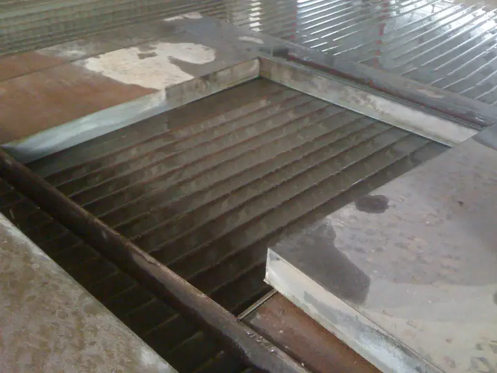 Piano a listelli della vasca