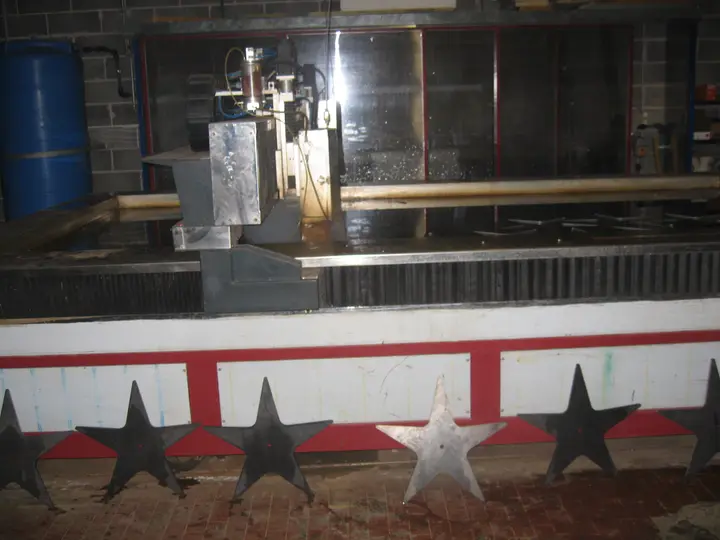Impianto waterjet in officina